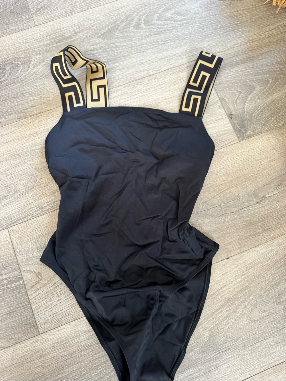 versace one piece